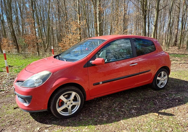 Renault Clio cena 13900 przebieg: 217000, rok produkcji 2007 z Uniejów małe 254